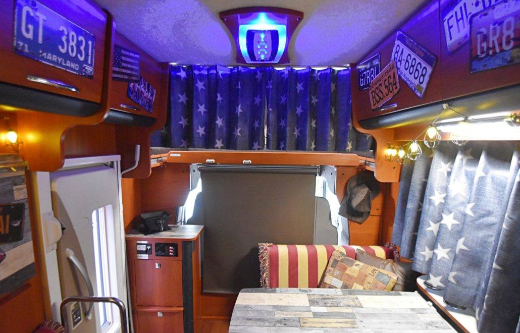 【Tokyo】Japan 6ppl RV Caravan 24 hours Rental Experience (JTM-American)