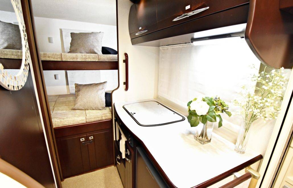 【Tokyo】Japan 6ppl RV Caravan 24 hours Rental Experience(JTHR)