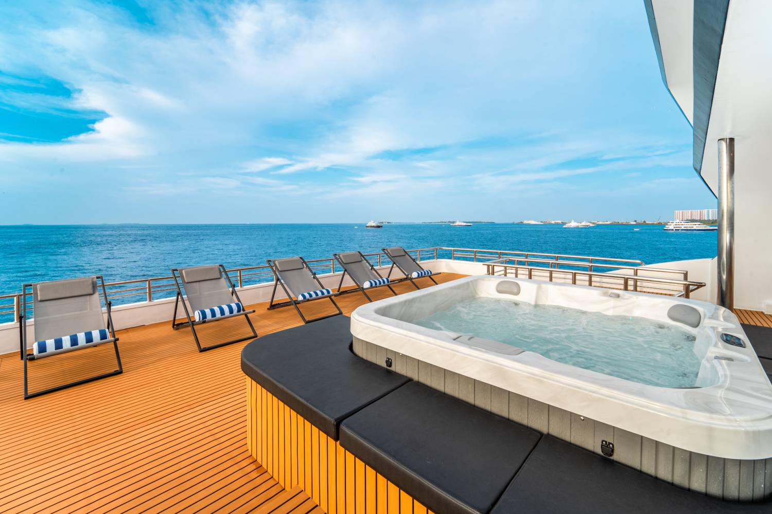 【Maldives】Liveaboard - Maldives Legend X 5 Days / 8 Days