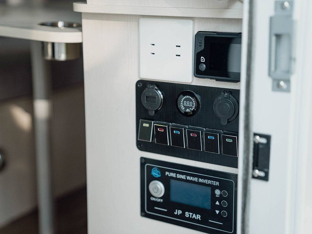 【New Chitose Airport】Japan Hokkaido RV Caravan Rental Experience(DS-Happy1)