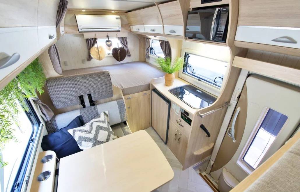 【東京】六人日本露營車24小時租用體驗(JTM-AZIAN)