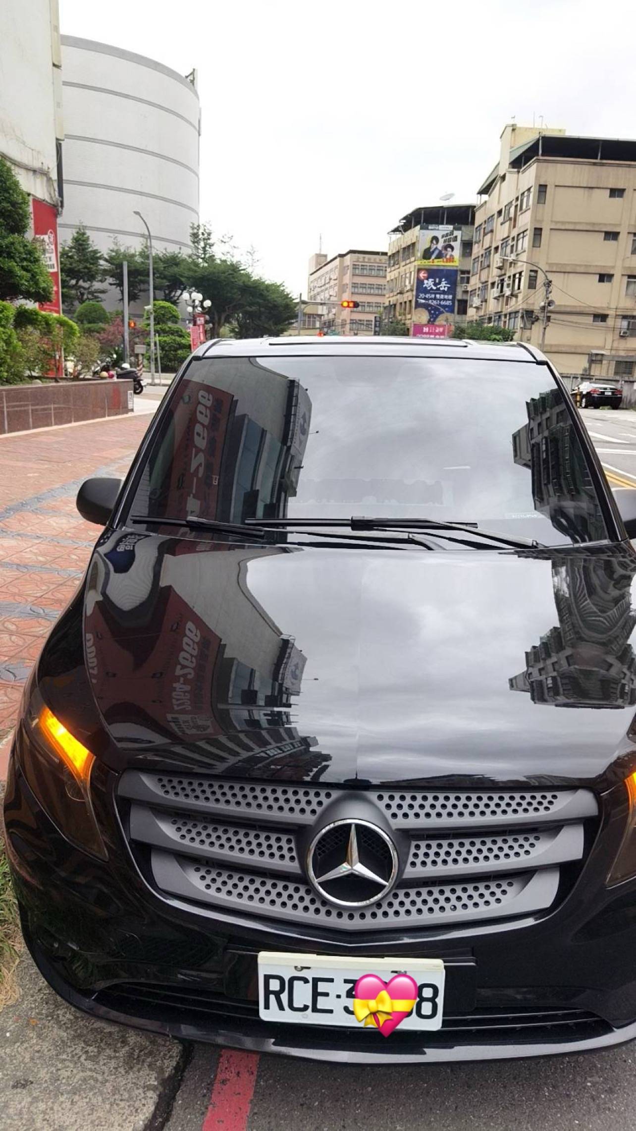 【Taipei Private Car Charter】Taipei 10-Hour Customizable Itinerary: Explore Downtown Taipei / Jiufen & Shifen / Yilan / Keelung / Taoyuan (4/8 Passenger Vehicle)