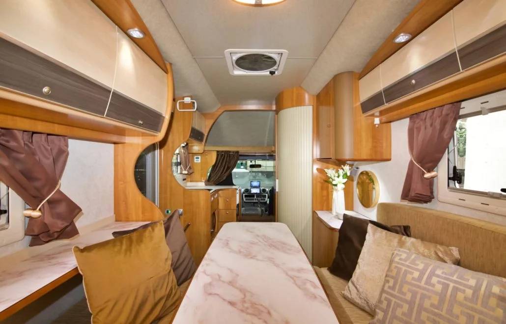 【東京】六人日本露營車24小時租用體驗(JTM-LUXE)