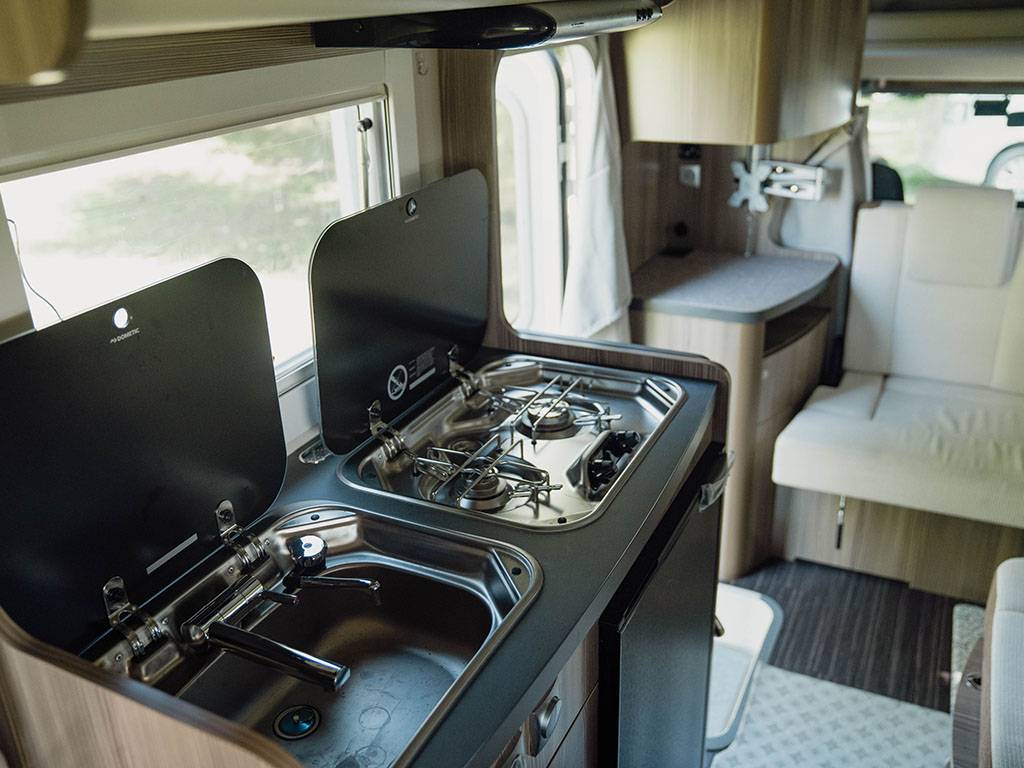 【New Chitose Airport】Japan Hokkaido RV Caravan Rental Experience(DS-ZIl Nobel)