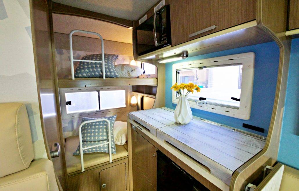【Tokyo】Japan 6ppl RV Caravan 24 hours Rental Experience (JTM-Safety)