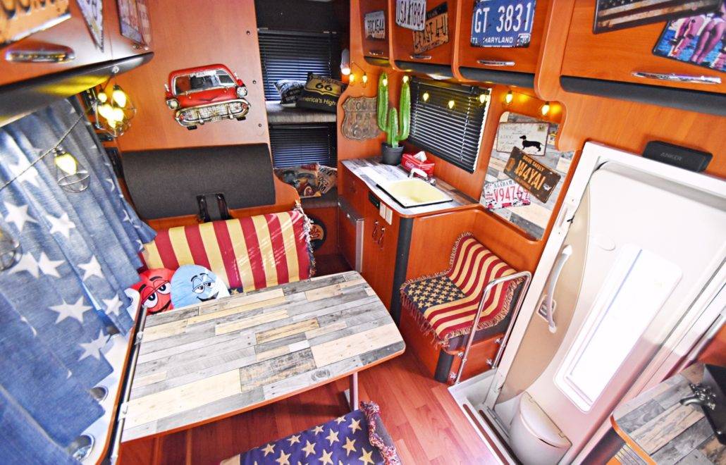 【Tokyo】Japan 6ppl RV Caravan 24 hours Rental Experience (JTM-American)