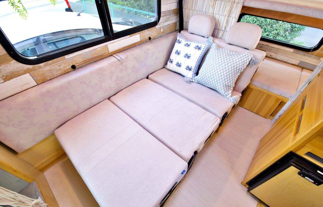 【Tokyo】Japan 6ppl RV Caravan 24 hours Rental Experience(JTS-Merlin)