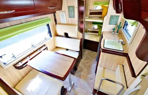 【Tokyo】Japan 6ppl RV Caravan 24 hours Rental Experience  (JTM-Luminous)