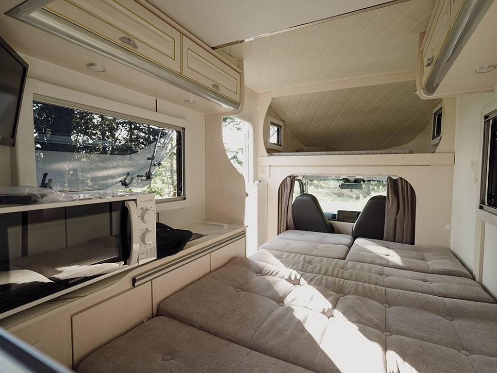 【New Chitose Airport】Japan Hokkaido RV Caravan Rental Experience(DS-Happy1)