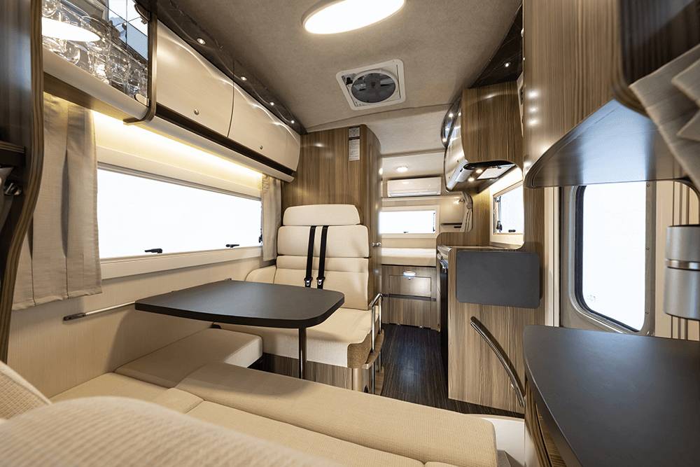 【New Chitose Airport】Japan Hokkaido RV Caravan Rental Experience(DS-ZIl Nobel)