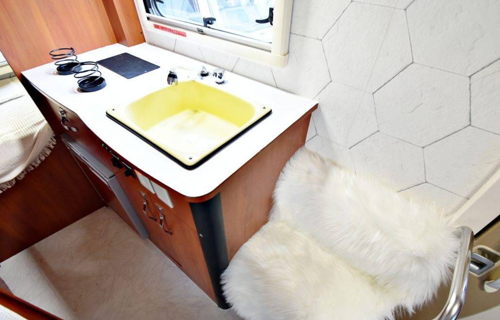 【東京】六人日本露營車24小時租用體驗(JTM-Brick)