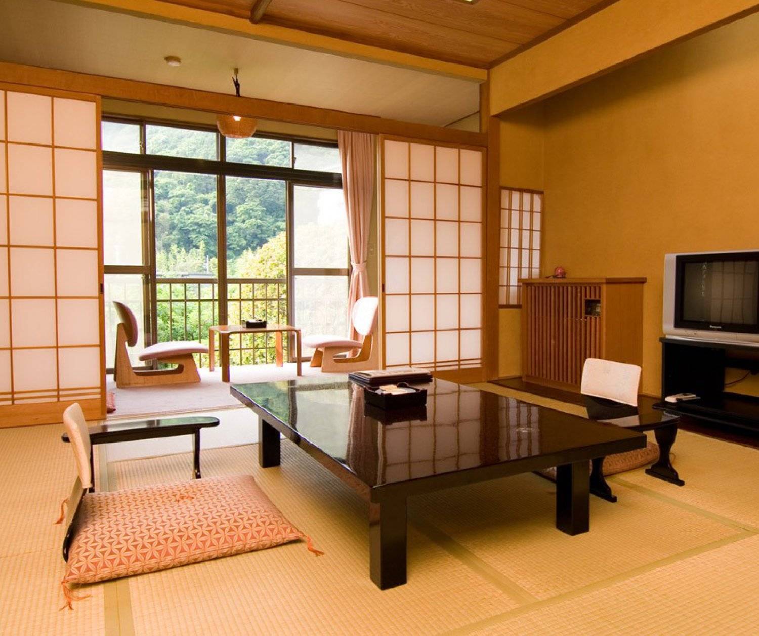 【神子元島】2025年8月23至27日 與鎚頭鯊共游潛水5日4夜旅遊潛水團 *隨團教練Berry*