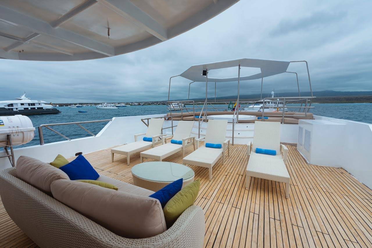 【Ecuador】Explorer Ventures-Tiburon ExplorerDiving Package