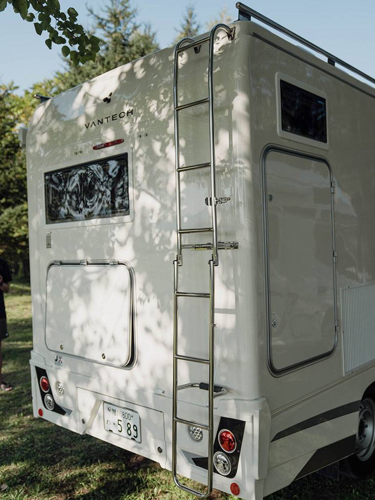 【New Chitose Airport】Japan Hokkaido RV Caravan Rental Experience(DS-Corde Leaves)