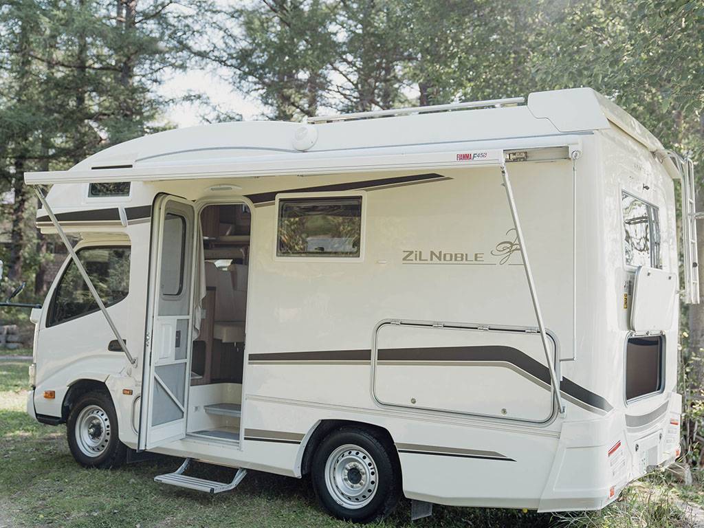 【New Chitose Airport】Japan Hokkaido RV Caravan Rental Experience(DS-ZIl Nobel)