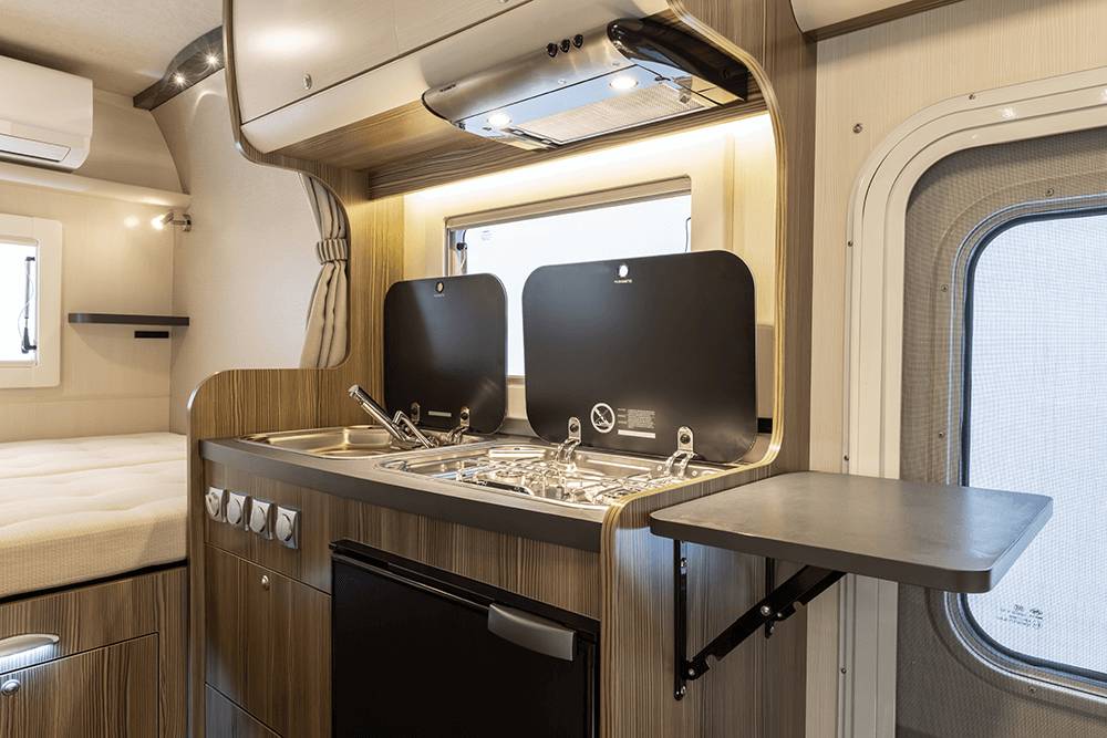 【New Chitose Airport】Japan Hokkaido RV Caravan Rental Experience(DS-ZIl Nobel)