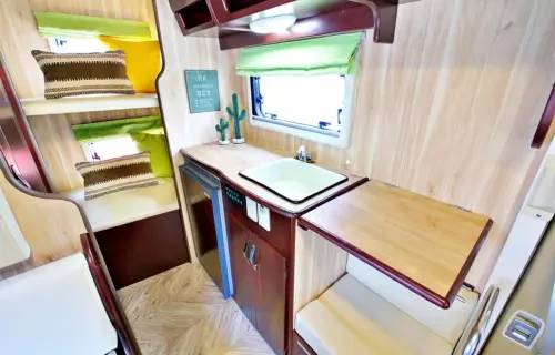 【Tokyo】Japan 6ppl RV Caravan 24 hours Rental Experience  (JTM-Luminous)