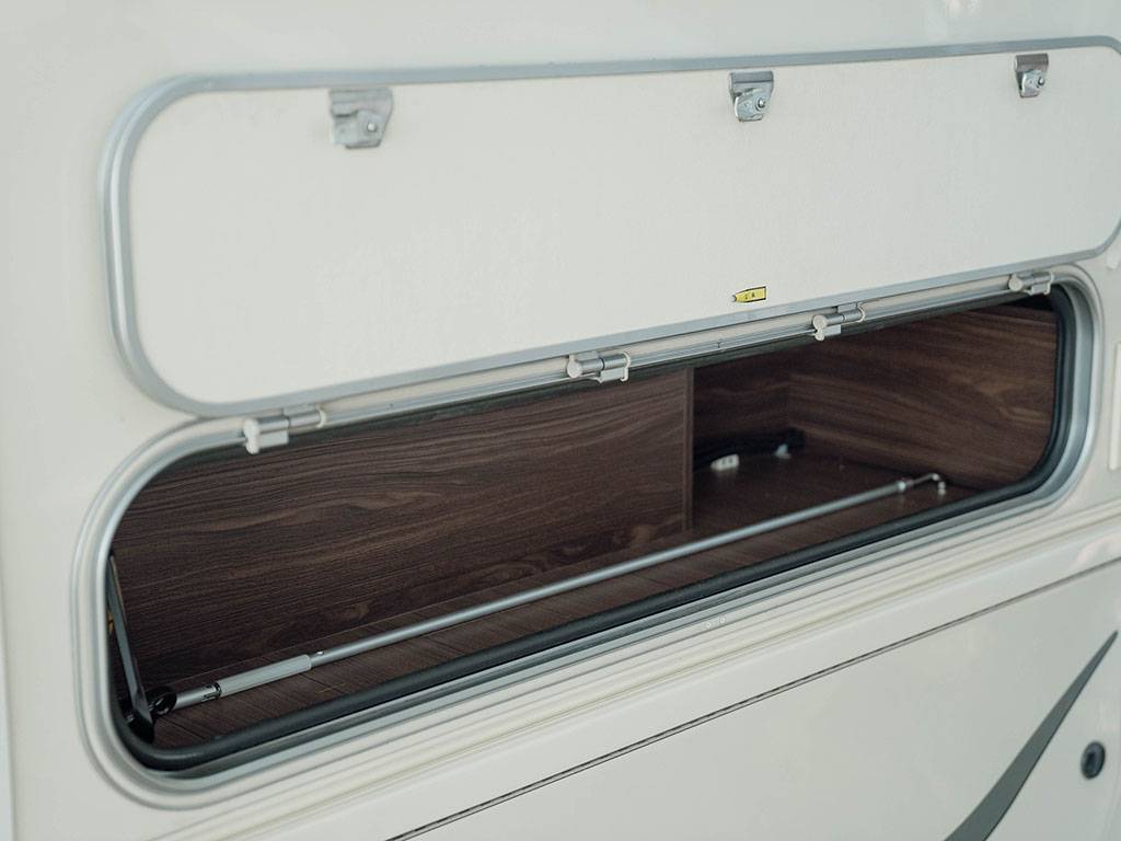 【New Chitose Airport】Japan Hokkaido RV Caravan Rental Experience(DS-Corde Leaves)