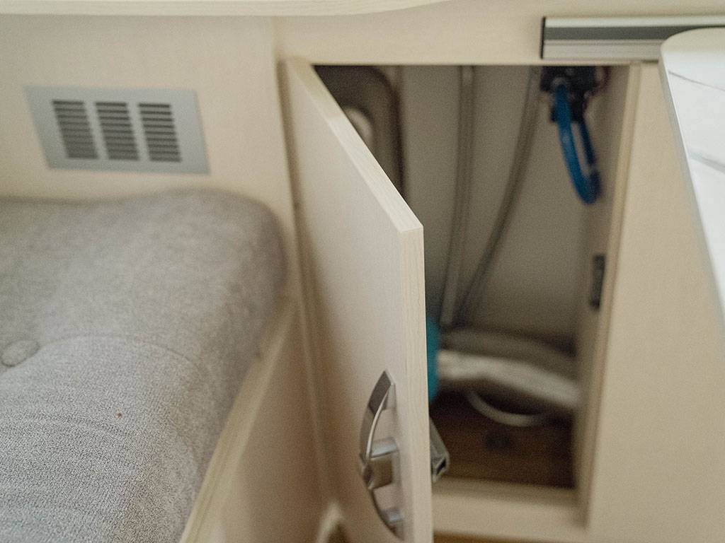 【New Chitose Airport】Japan Hokkaido RV Caravan Rental Experience(DS-Happy1)