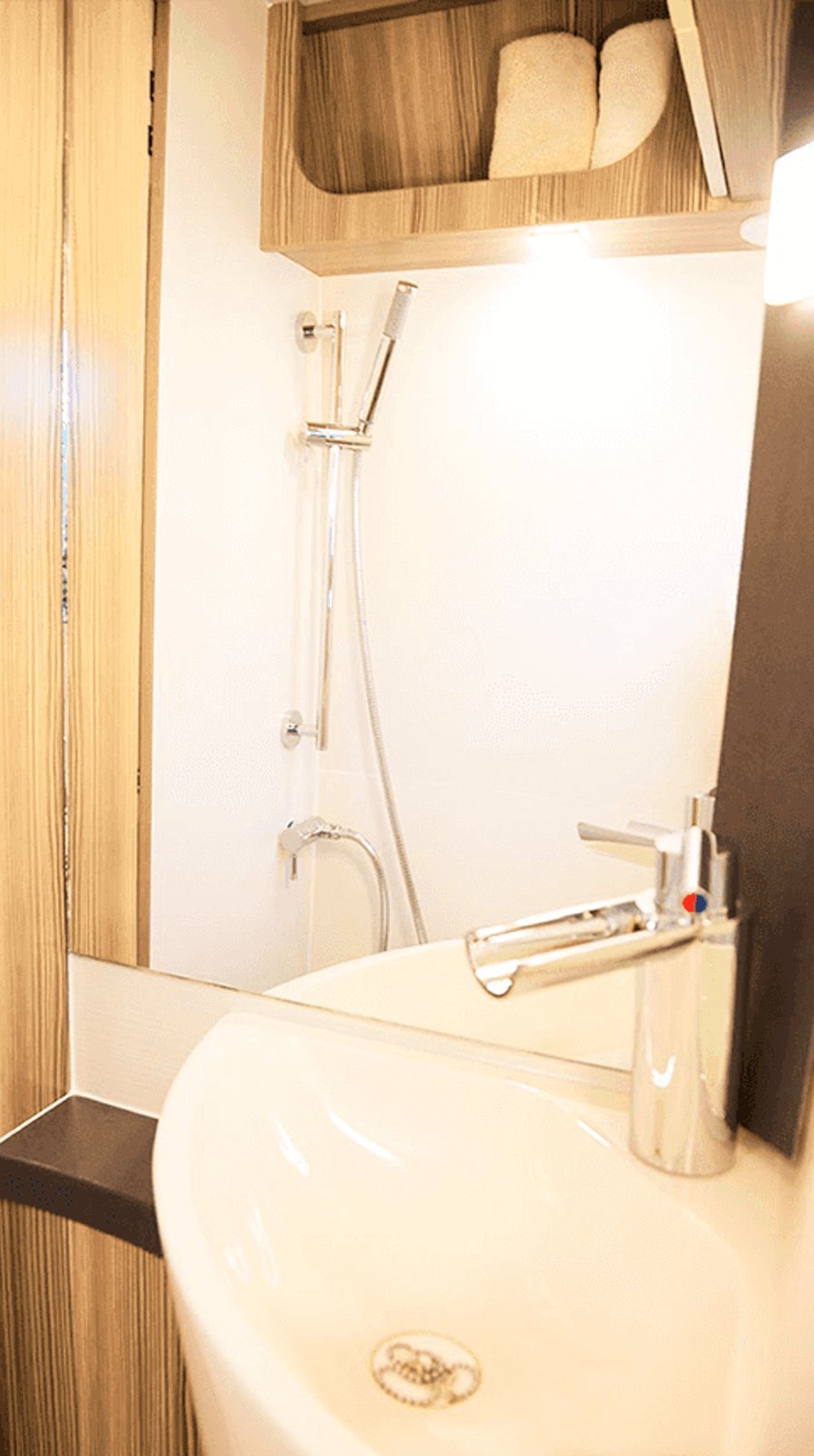 【Narita Airport】Japan Tokyo 5ppl RV Caravan 48 hours Flight & Drive Package (VT5)