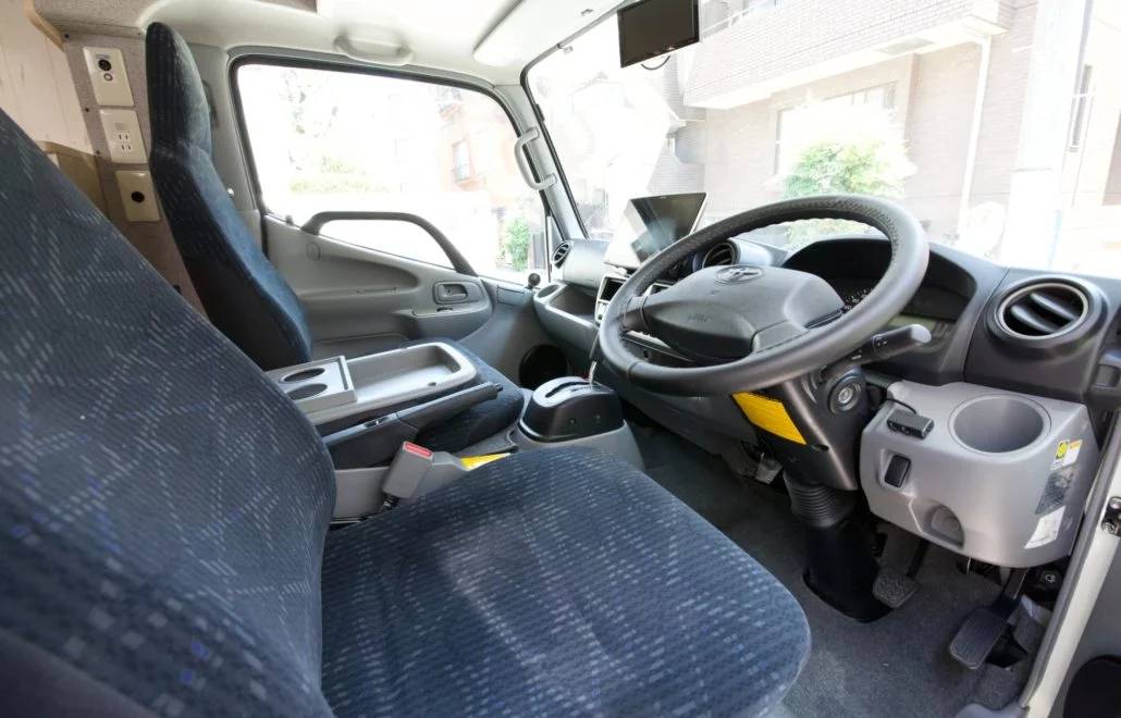 【東京】六人日本露營車24小時租用體驗(JTM-AZIAN)