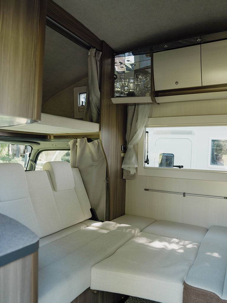 【New Chitose Airport】Japan Hokkaido RV Caravan Rental Experience(DS-ZIl Nobel)