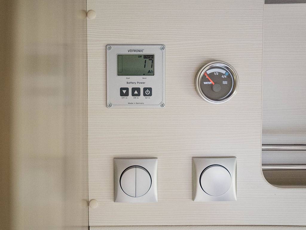 【New Chitose Airport】Japan Hokkaido RV Caravan Rental Experience(DS-ZIl Nobel)