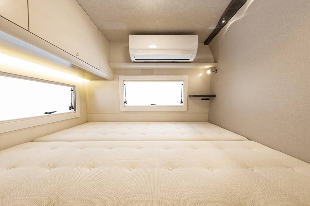 【New Chitose Airport】Japan Hokkaido RV Caravan Rental Experience(DS-ZIl Nobel)